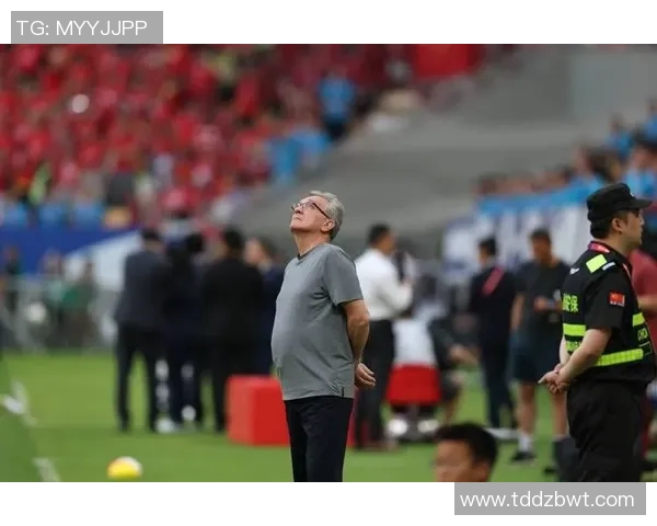 冲突升级!世界杯预选赛与教练发生激烈争执 冲突升级!世界杯预选赛与教练发生激烈争执